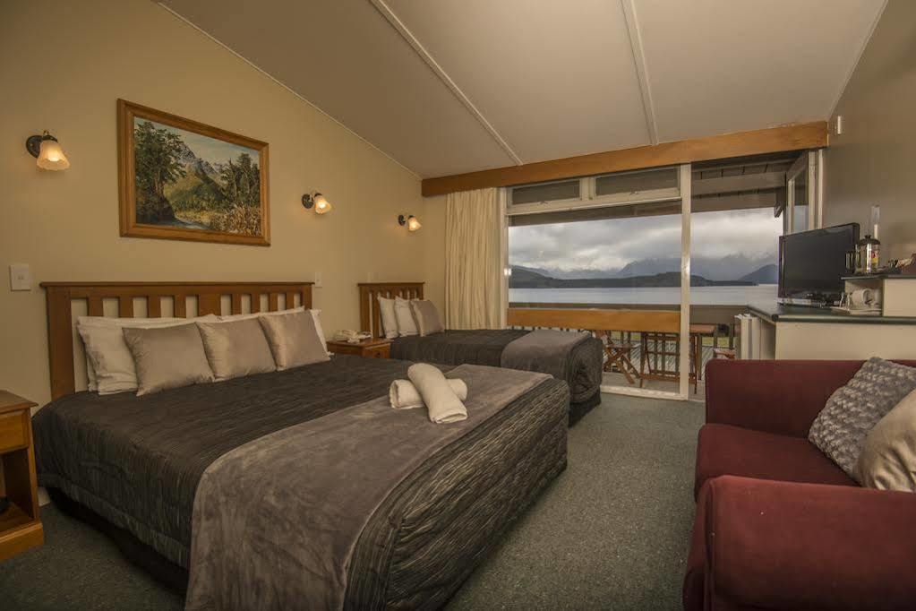 Te Anau Manapouri Lake Hotel Exterior photo