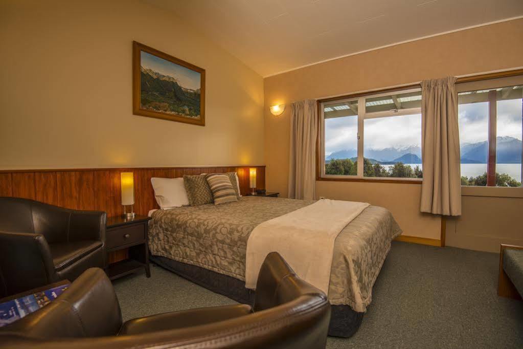 Te Anau Manapouri Lake Hotel Exterior photo